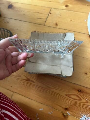 sogan dograyan aparat: 6 ədəd baliq formasında şüşə qab (salatlıq) 4 ədəd böyük bölməli çərəz — 6