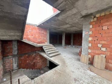 mingecevir obyekt: Varovskidə Araz marketin yanında, 2 sotda ümumi tikili sahəsi 1150 — 9