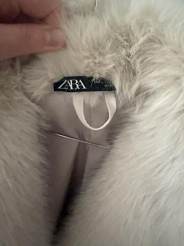 ZARA qadın süni kürk paltosu - Model: qısa kəsimli, həcimli yaxalıq lalafo.az -da ZARA qadın süni kürk paltosu - Model: qısa kəsimli, həcimli yaxalıq