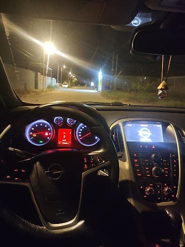 kia rio qapi: Opel Astra: 1.6 l | 2011 il 370000 km Sedan — 2