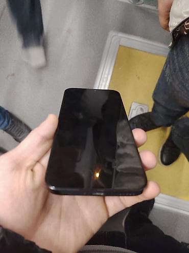 samsung je 1: Honor 8X, 128 GB, rəng - Qara, Düyməli, Barmaq izi, Face ID — 2