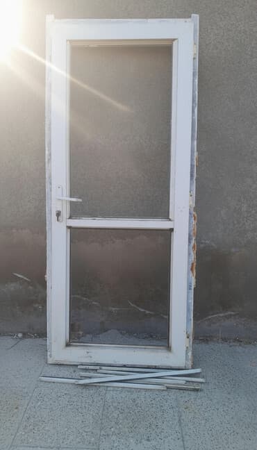 Pəncərələr: Plastik (PVC) giriş/qapı çərçivəsi - Material: ağ PVC profil - Tip — 1