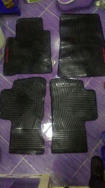 грузовые шины 385: Коврик, Б/у, Резина, land crui — 1