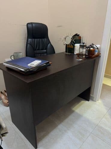 Ofis masaları: Ofis dəsti – masa və kreslo - Masa: tünd qəhvəyi rəngdə, klassik — 1