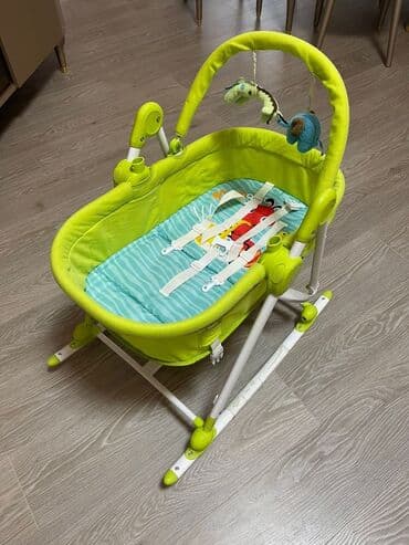 шезлонг детский: Uşaq beşiyi.200 aznden yuxari alinib.Ela veziyyetdedir. 3 cur olur.Hem — 6