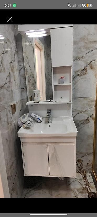 qapi ucun setkalar: Vanna otağı üçün asma lavabo dolabı dəsti - Rəng: ağ - Komplekt — 1