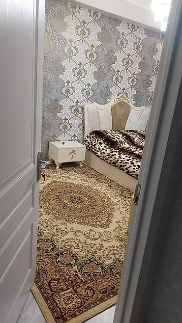 Xalça – klassik naxışlı, krem əsaslı - Ölçü: təxmini 2,0 x 3,0 m