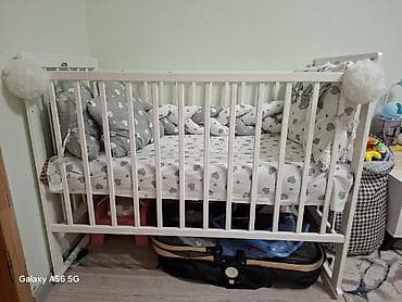 yeni il geyim: Oğlan və qız üçün, İşlənmiş, Dördbucaq, Beşik, Dəst ilə, Matras ilə, Yellənmə mexanizm ilə — 1