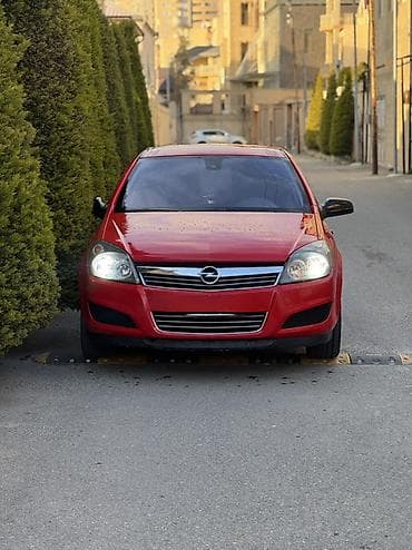 Opel Astra H – 5 qapılı hetçbek - Ban növü: hetçbek, 5 qapı - Rəng