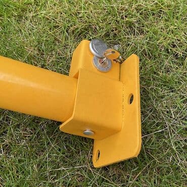 riyad ticarət mərkəzi fotoğraflar: NO PARKING DƏMİRİ BOLLARD NO PARKİNG Sarı-qırmızı və Sarı-qara — 4