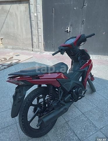 avto rullar: Qırmızı rəngli şəhər tipli skuter/moped - Agressiv dizaynlı — 5