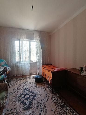 studio menziller: Y. Günəşli qəs. 4 otaqlı Leninqrad layihə,hündür 1ci mərtəbədə işıqlı — 4