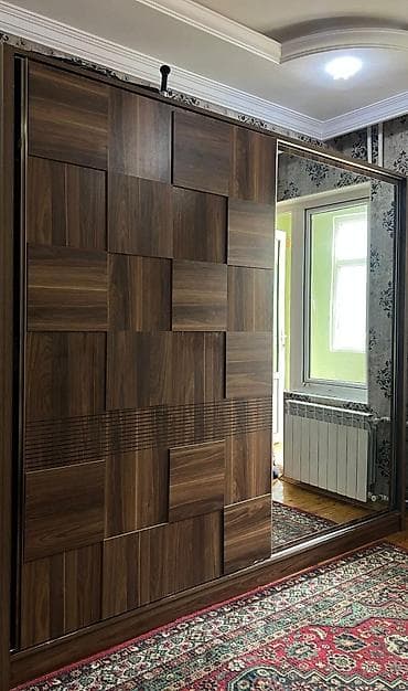 Kupe dolab satılır. 220 azn. Ölçü en 2.40, hün 2.10, derinlik — 1