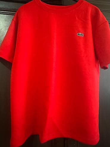 red burbon: T-shirt 
New 
Red 35 azn — 2
