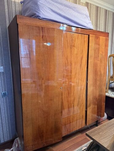 Ev üçün digər mebel: Açılan, 3 qapılı Düz dolab, Qarderob, paltar dolabı — 4
