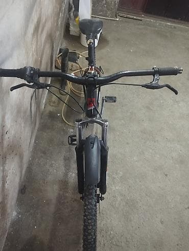 START hardtail dağ velosipedi. velosipede bidene qabaq skorus — 3