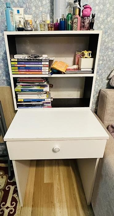 kitap refi: Düz masa, Stulsuz, Polkalı, Siyirməli, Sadə laminat — 3