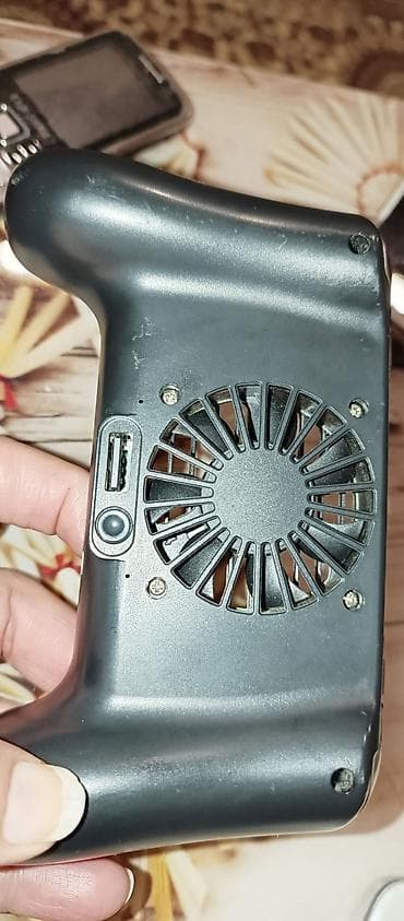 Telefon üçün soyuduculu oyun tutacağı - Smartfonlar üçün ergonomik