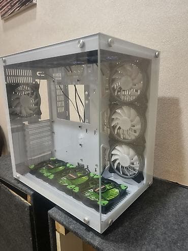 komputer aksesuar: Ağ rəngli şüşə panelli gaming PC korpusu – ARGB ventilyatorlarla — 5