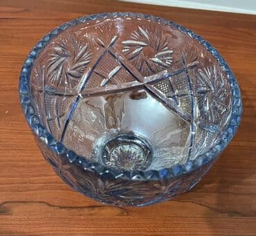 fosfor ulduz: Şüşə/kristal salat qabı (ayaqlı) - Material: qalın, şəffaf şüşə — 1