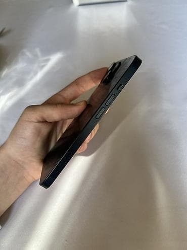 note 7 pro: IPhone 13, 256 GB, Qara, Face ID — 1