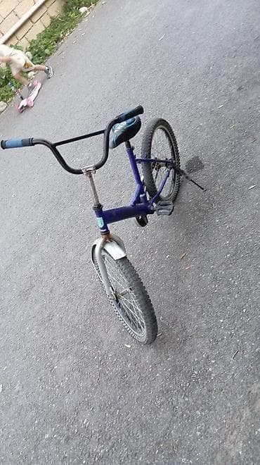 Uşaq/BMX tərzli velosiped - Rəng: tünd mavi gövdə, metal rəngli ön — 2