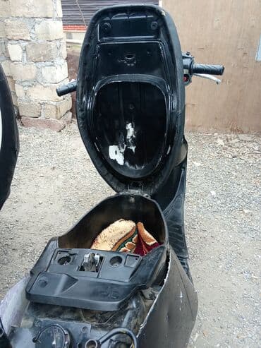 led işıq: Skuter – şəhər içi gediş-gəliş üçün praktik model Xüsusiyyətlər: - — 4