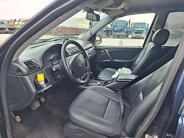 mercedes 270: Mercedes-Benz ML 270: 2.7 l | 2001 il Ofrouder/SUV — 7