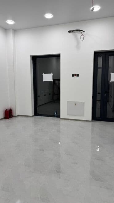 İcarəyə təqdim olunan kommersiya sahəsi - İşıqlı, minimalistik — 3