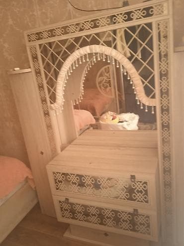 mebel alan usta: ÇOX TƏCİLİ:yataq otağı balaca olduğu üçün satılır: böyük yatağa taxtı — 2