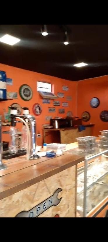 bos kasa: Hazır biznes olaraq satılır. İlkin qiymət 10.000 manat. Beer Market – — 9
