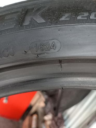 əyləc diskləri: Şin 275 / 40 / R 22 — 3