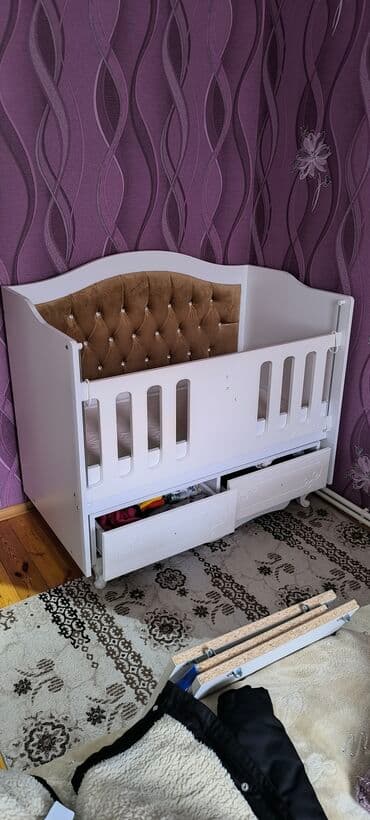 Oğlan və qız üçün, İşlənmiş, Beşik, Matras ilə, Yellənmə mexanizm ilə