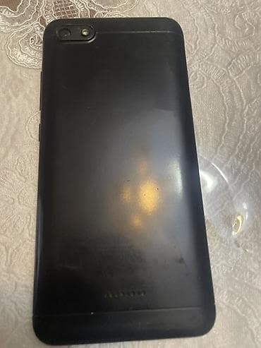 Qara rəngdə smartfon Xüsusiyyətlər: - Ekran: tam sensorlu, ön tərəfdə