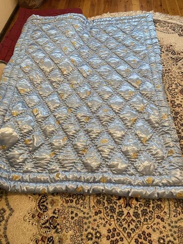 Sırığlı naxışlı yun yorğanlar ( tək nəfərlik ) Biri 55 manat