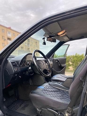 Мототранспорт: Mercedes-Benz C-Class sedan - Kuzov: 4 qapılı sedan, qara rəng - — 4