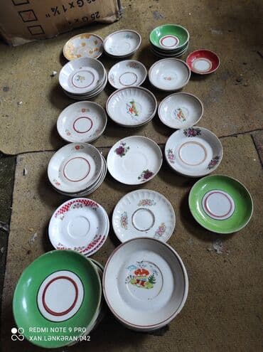 Nəlbəkilər, 1 əd, rəng - Bənövşəyi, Şüşə, Rusiya