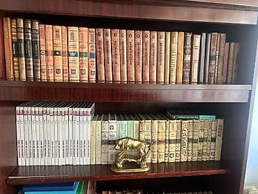 sade dirnaq sekilleri: Şəkildə qeyd olunan qedimi kitablar satılır. Qiymet razılaşma yolu ilə — 2