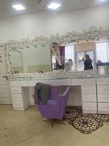 makiyaj stulu: Gözəllik salonu üçün vizaj/saç ustası dəsti - Böyük dekorativ — 3