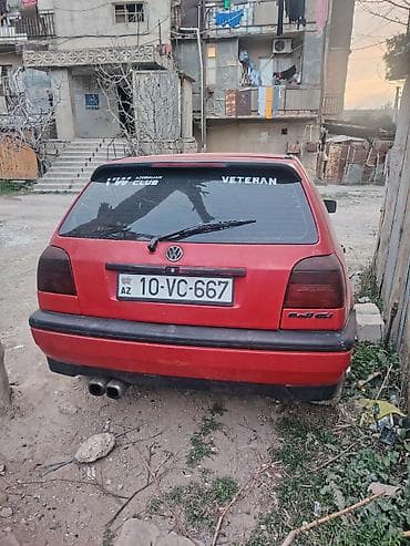 Скупка авто: Volkswagen Golf 3, qırmızı hatchback Xüsusiyyətlər: - Kuzov: 5 qapılı — 1