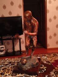 şuşa qalası maketi: Məhsul: Futbolçu heykəlciyi (dekorativ büst/fiqur) Təsvir: - — 2