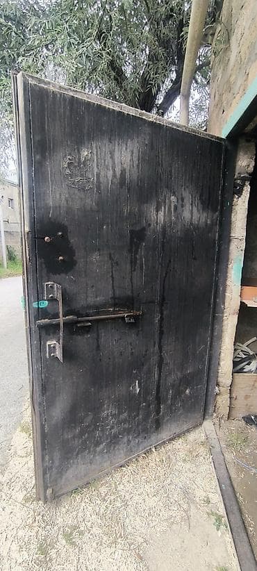 Железо Гаражные ворота, Распашные, Механические, С дверью, Нет кредита — 2