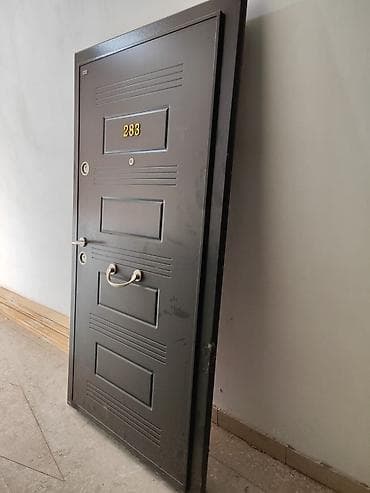 Metall giriş qapısı – tam komplekt - Material: qalın metal at lalafo.az Metall giriş qapısı – tam komplekt - Material: qalın metal