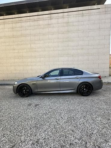 bmw 320si: BMW 5 series: 2 l | 2014 il Sedan — 6