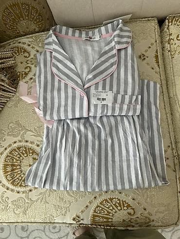 Qadın pijama dəsti - Model: zolaqlı klassik pijama - Rəng: boz-ağ