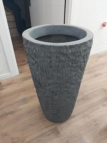 Böyük dekorativ qazon/çiçək qabı - Material: daş görünüşlü kompozit