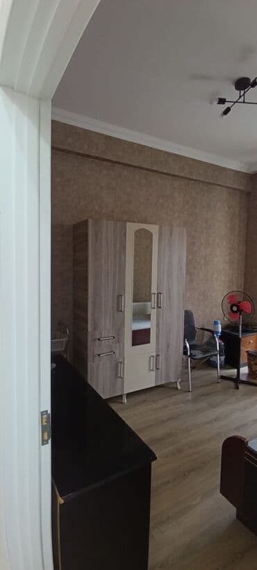 ehmedlide kirayə evlər: Kirayə mənzil – şəhər mənzərəsi ilə - Plan: işıqlı otaq, ayrıca — 1