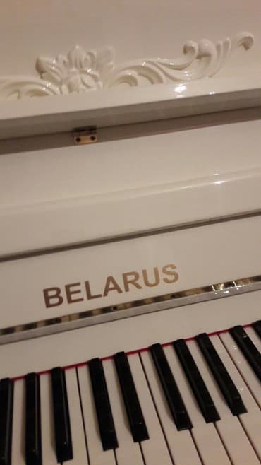 пианино беларусь: Pianino БЕЛАРУСЬ Rusiya stehsalı Ağ rəngli. Cox yaxcı vəziyyədədi — 4