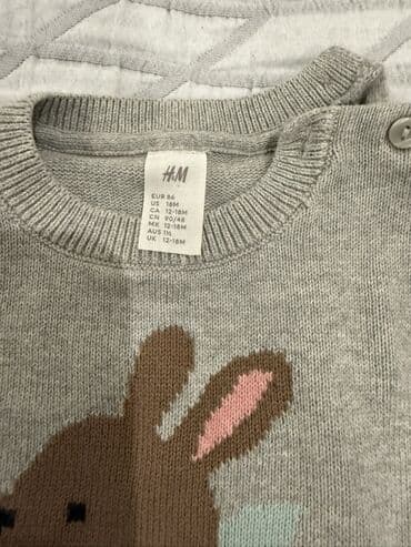 qız geyimleri: H&M uşaq sviteri - Ölçü: EUR 86 (US 18M / UK 12–18M) – etiketdə — 2