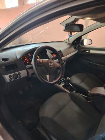 disk təkər type 0: Opel Astra H hatchback – gümüş rəng. Əsas xüsusiyyətlər: 2006 furqon — 3